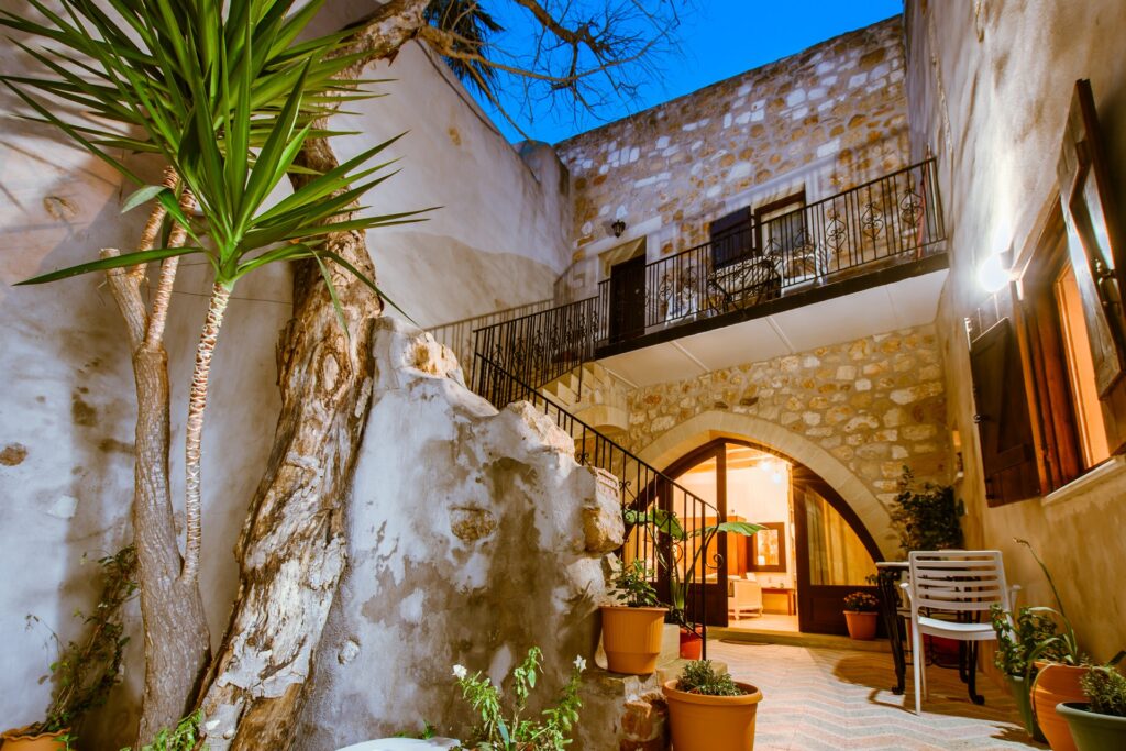 chania old town hotels - Deluxe Bozzali Hotel